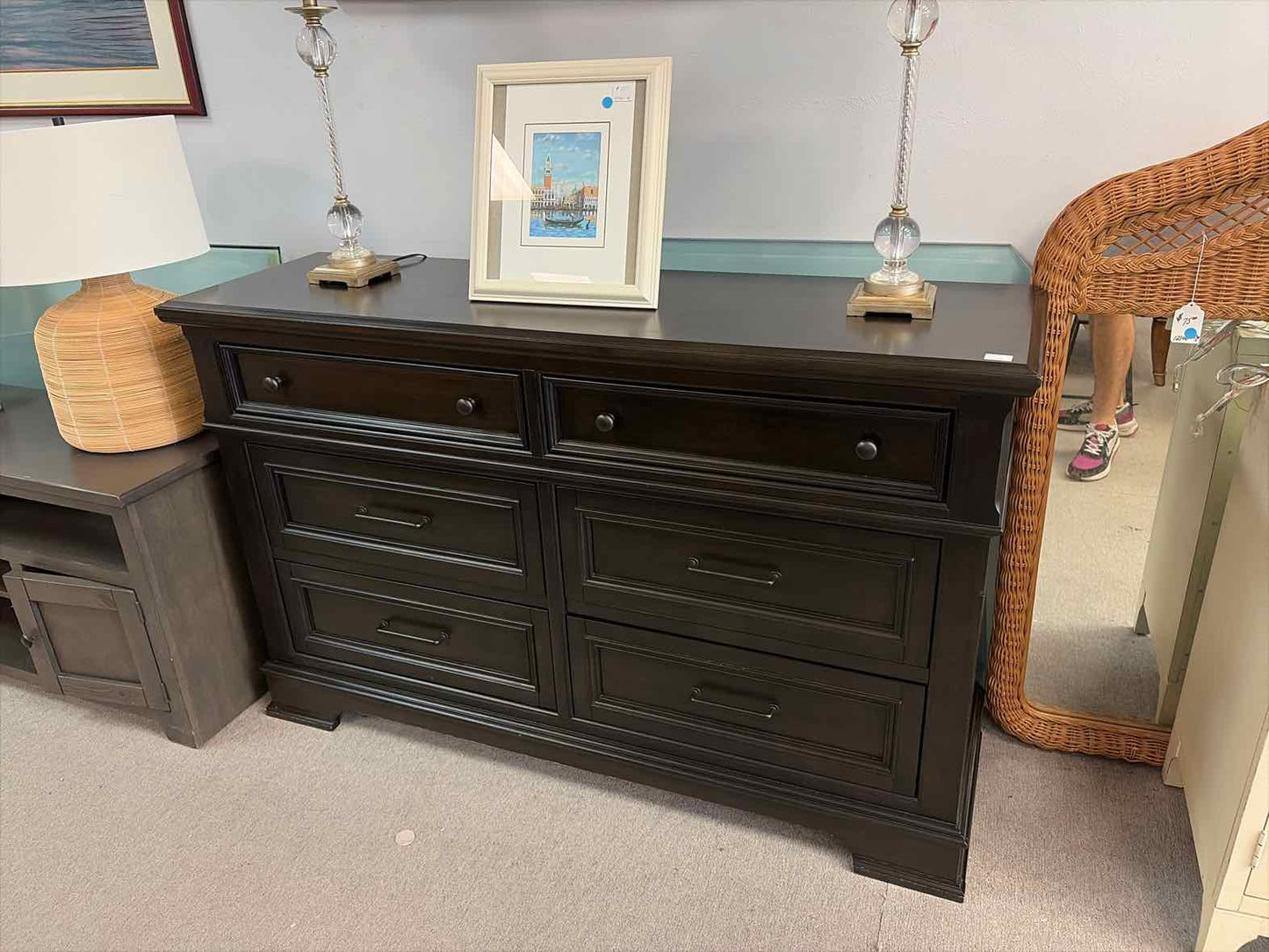 Black Wood 6-Drawer Bedroom Dresser – Classic Storage Chest