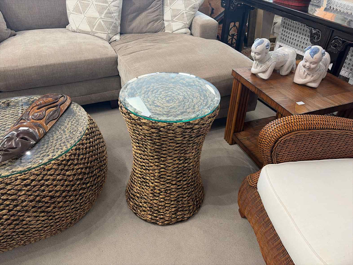 Brand New Cottage Creek Seagrass End Table with Glass Top