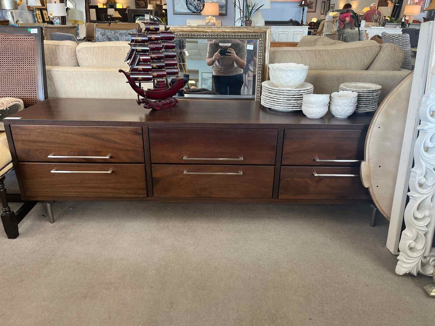 Mahogany Finish TV Stand – 6 Door Tv Stand