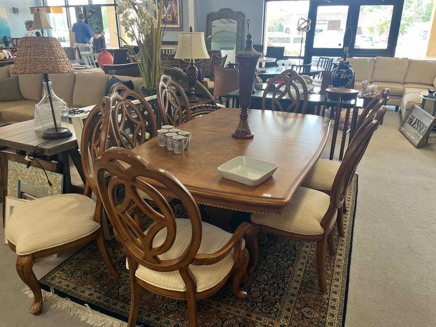 Thomasville Rectangular Dining Table – 8 Chairs